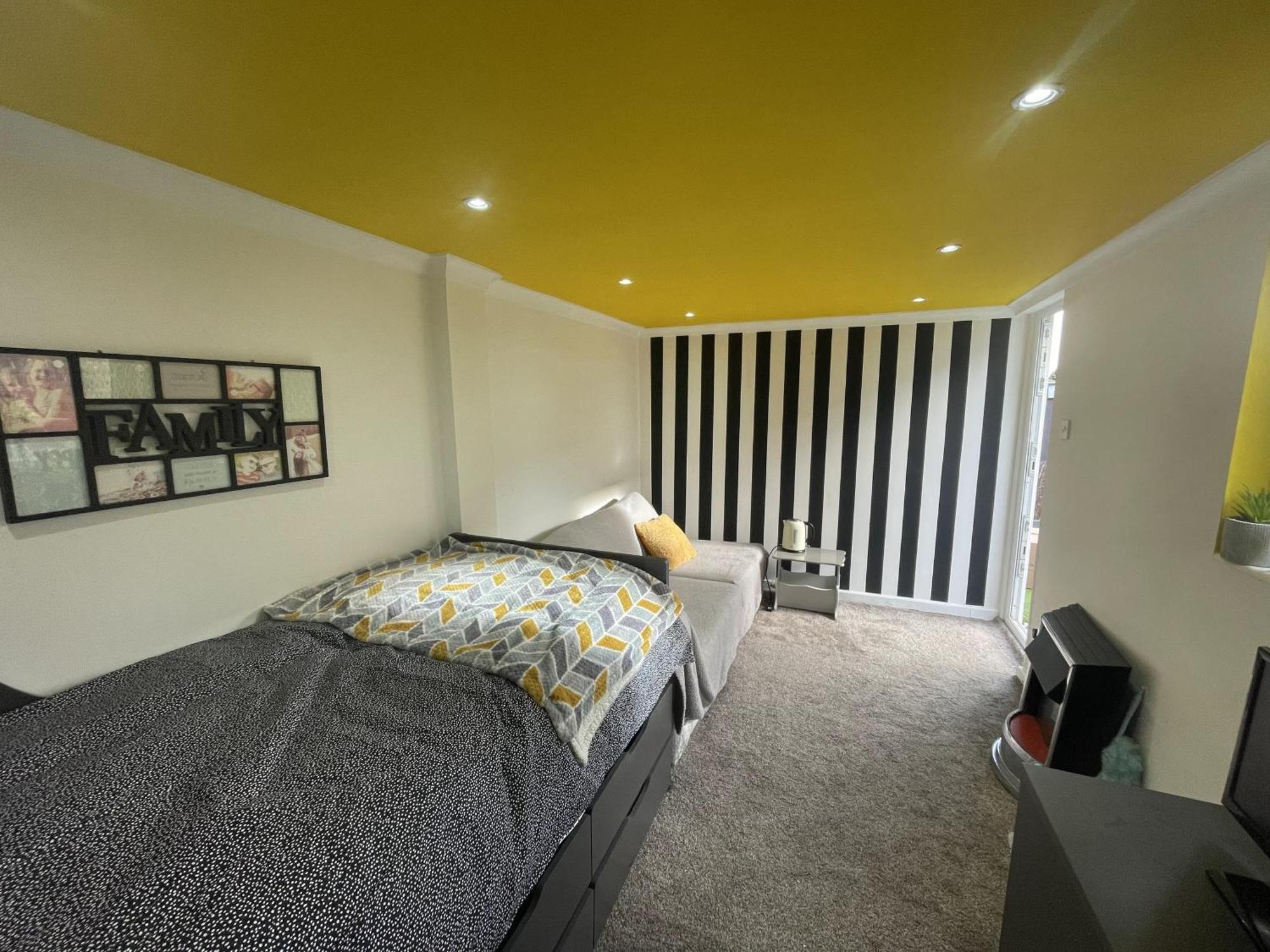 Beautiful Place To Live Near Heathrow Windsor Legoland & Free Parking Onsite Burnham  Exterior photo